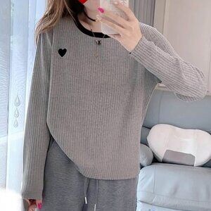 Women’s top sweater